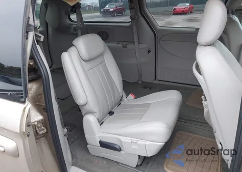 2005 Chrysler Town & Country Touring from USA, damaged, VIN 2C4GP54L05R488911